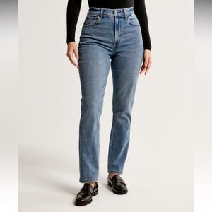 A&F Curve Love Ultra HR 90s Slim Straight Jean